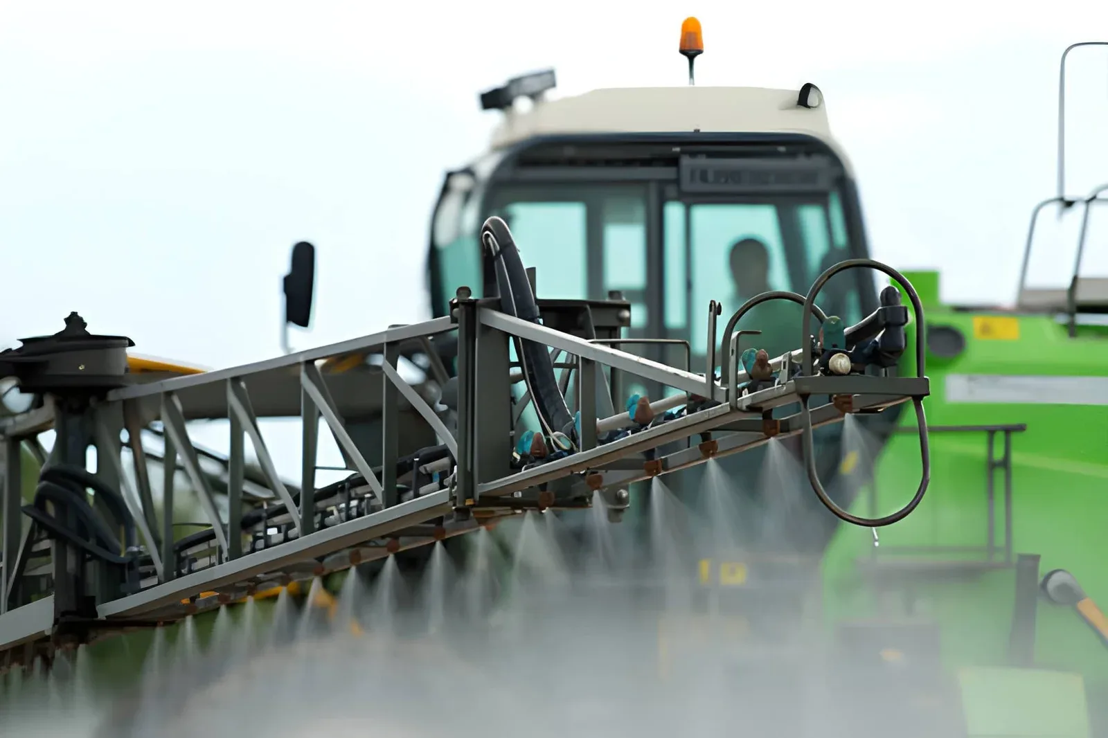 spuitboom van een landbouwmachine