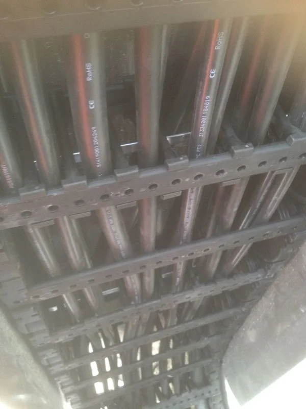 The cables neatly arranged in the carrier