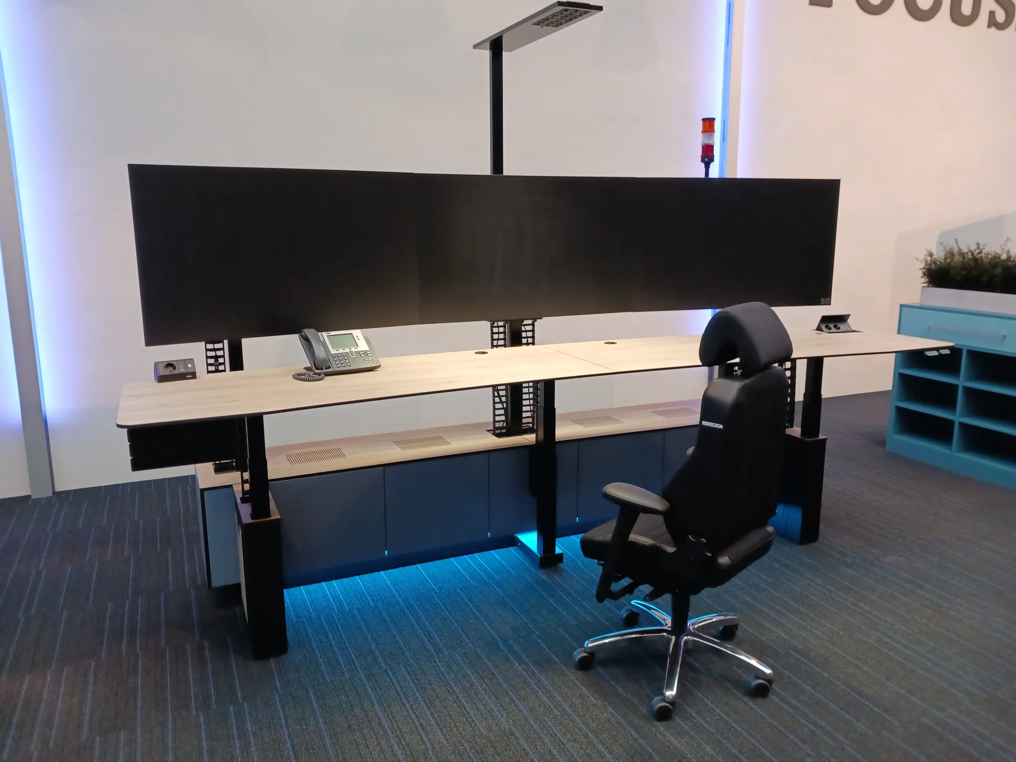 Control room workstation with monitor wall