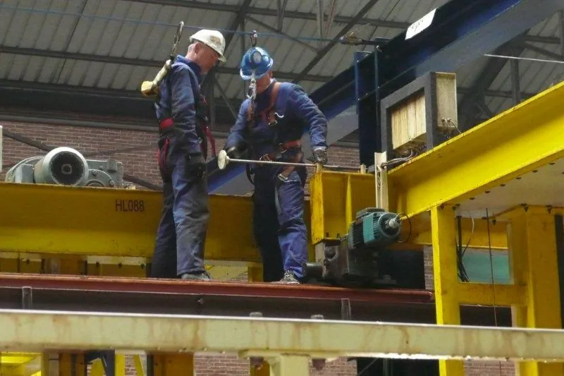 Inspection of the crane by Wisman technicians