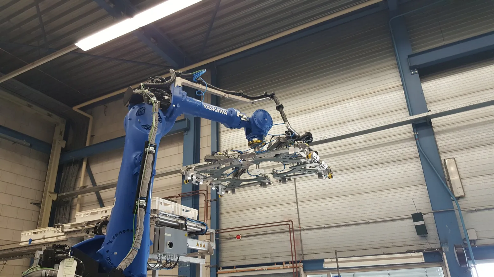 Yaskawa robot at Marel with the dress pack along the arm