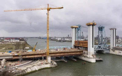 Hefbrug Botlekbrug in Rotterdam