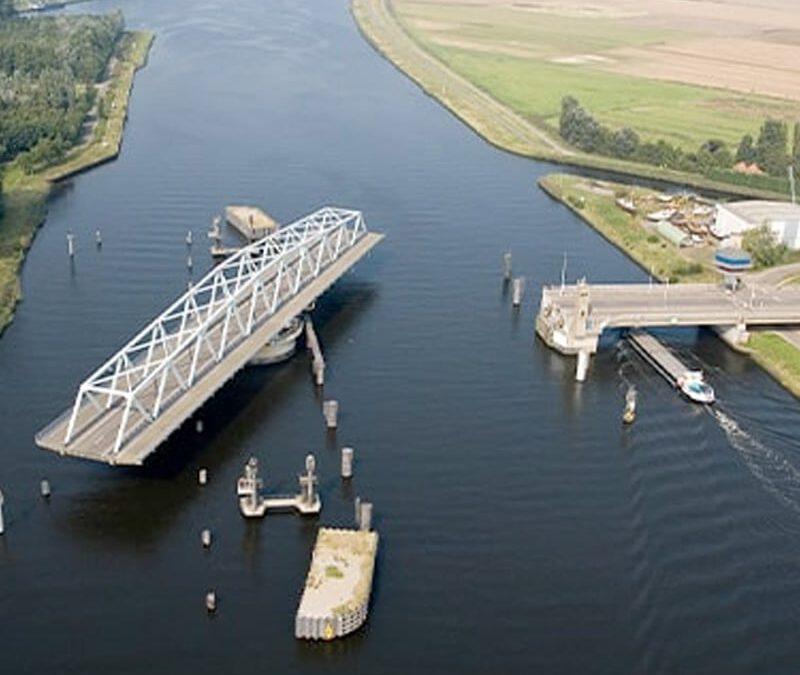 Speciale kabelrupsen op draaibruggen bij Sas van Gent en Terneuzen