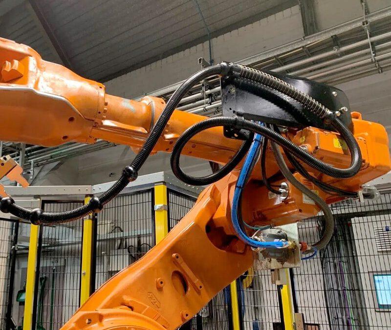 Beschermslangen voor Robots bij Mifa Aluminium