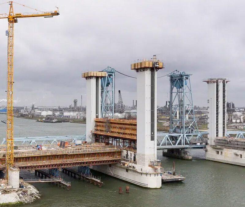 Kabelrupsen Installeren in Botlek Hefbrug